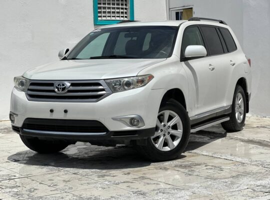 TOYOTA HIGHLANDER SE 2012